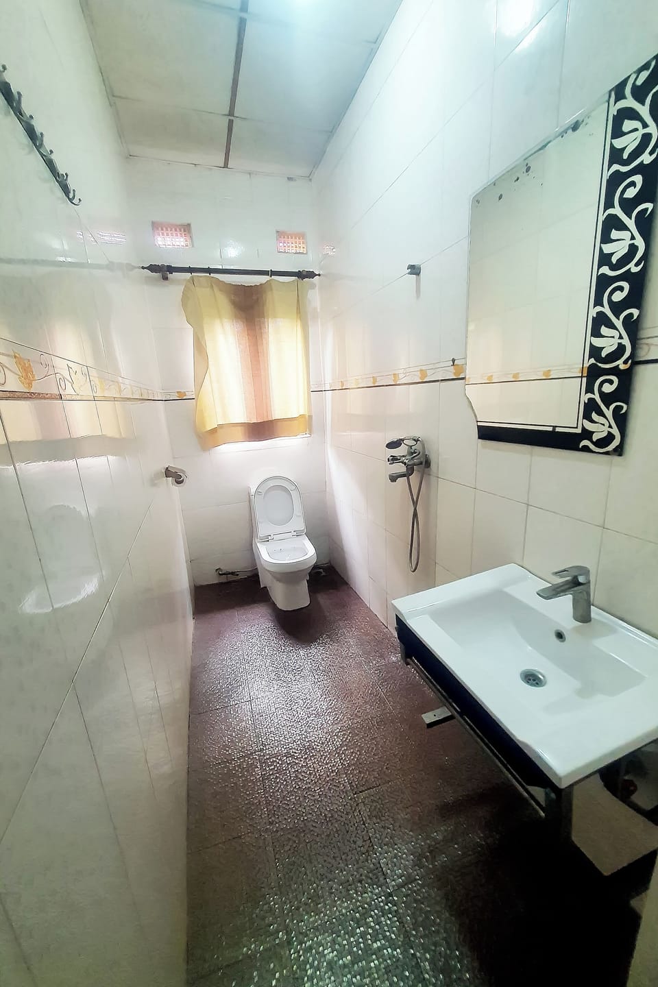 Double Room, Non Smoking, Air conditioning | Bathroom | Shower, towels
