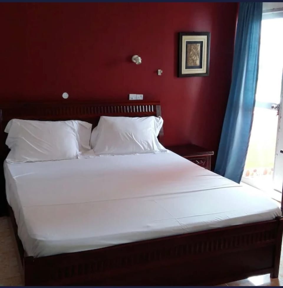 Premium bedding, pillowtop beds, free WiFi, bed sheets