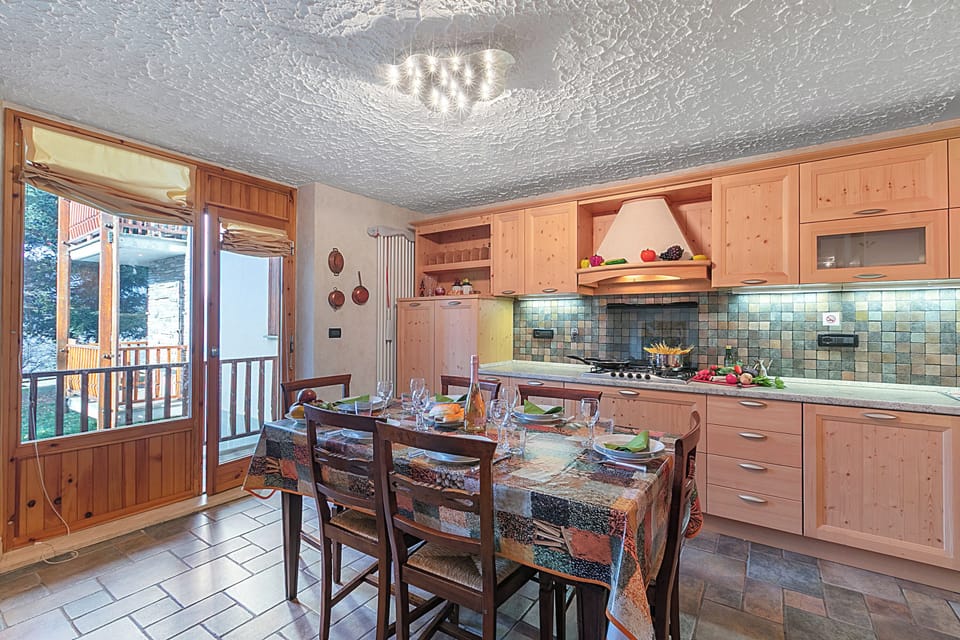 Standard Apartment, 2 Bedrooms, 2 Bathrooms (Appartamento I 2 Pini for 6 with) | Dining