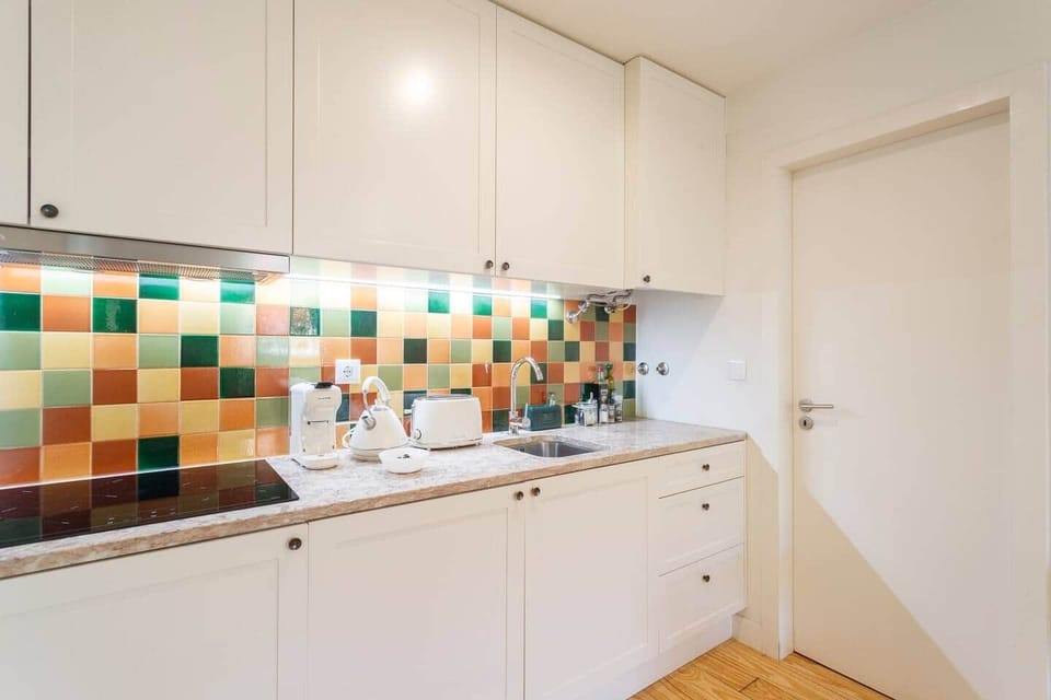 Well equipped kitchenette with all the basics to cook and eat comfortably; includes 4 hobs (hotplates), microwave, toaster, kettle and coffee machine. Also provide coffee, sugar, salt, oil, teabags and other basics.