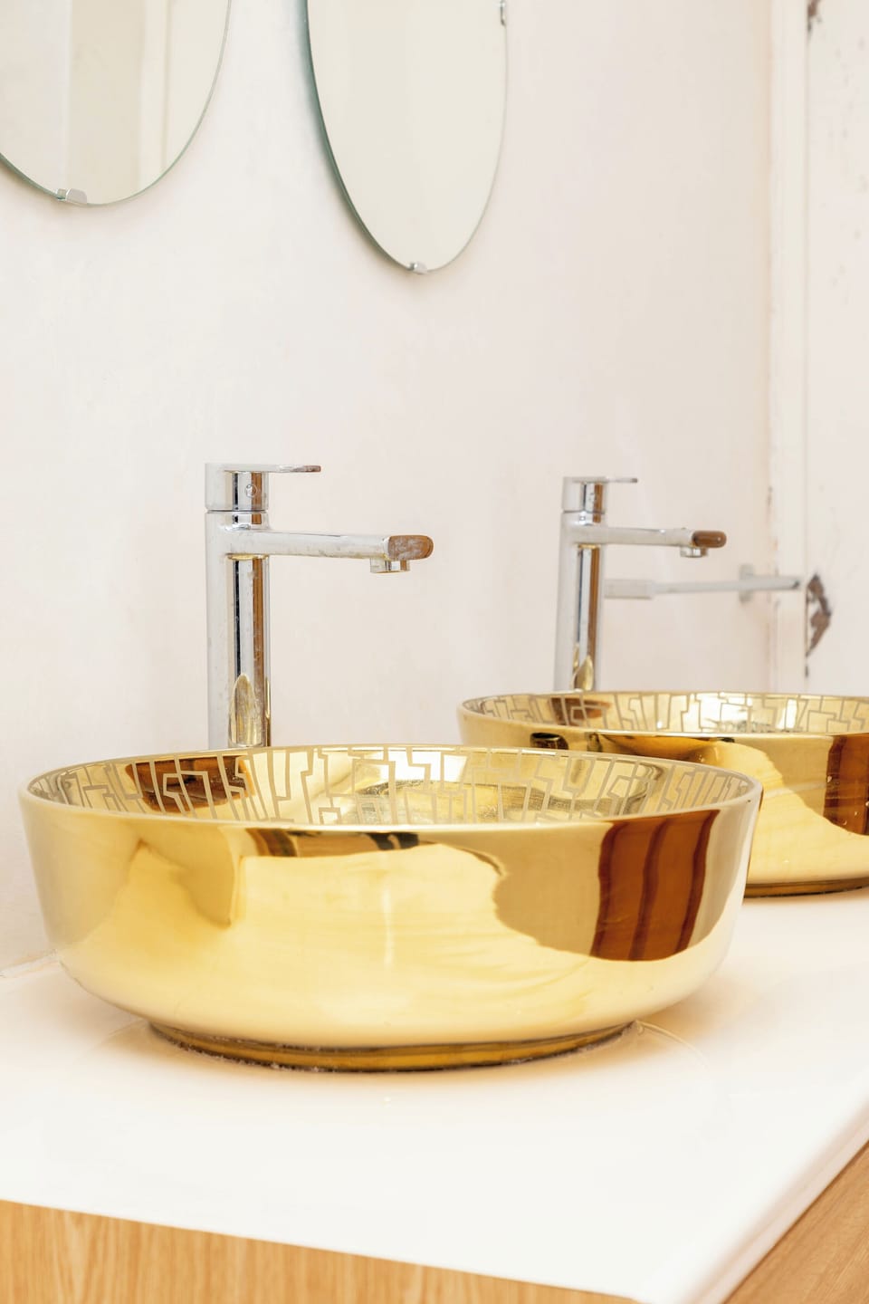 Deluxe Villa, Garden View | Bathroom | Shower, hair dryer, towels, soap