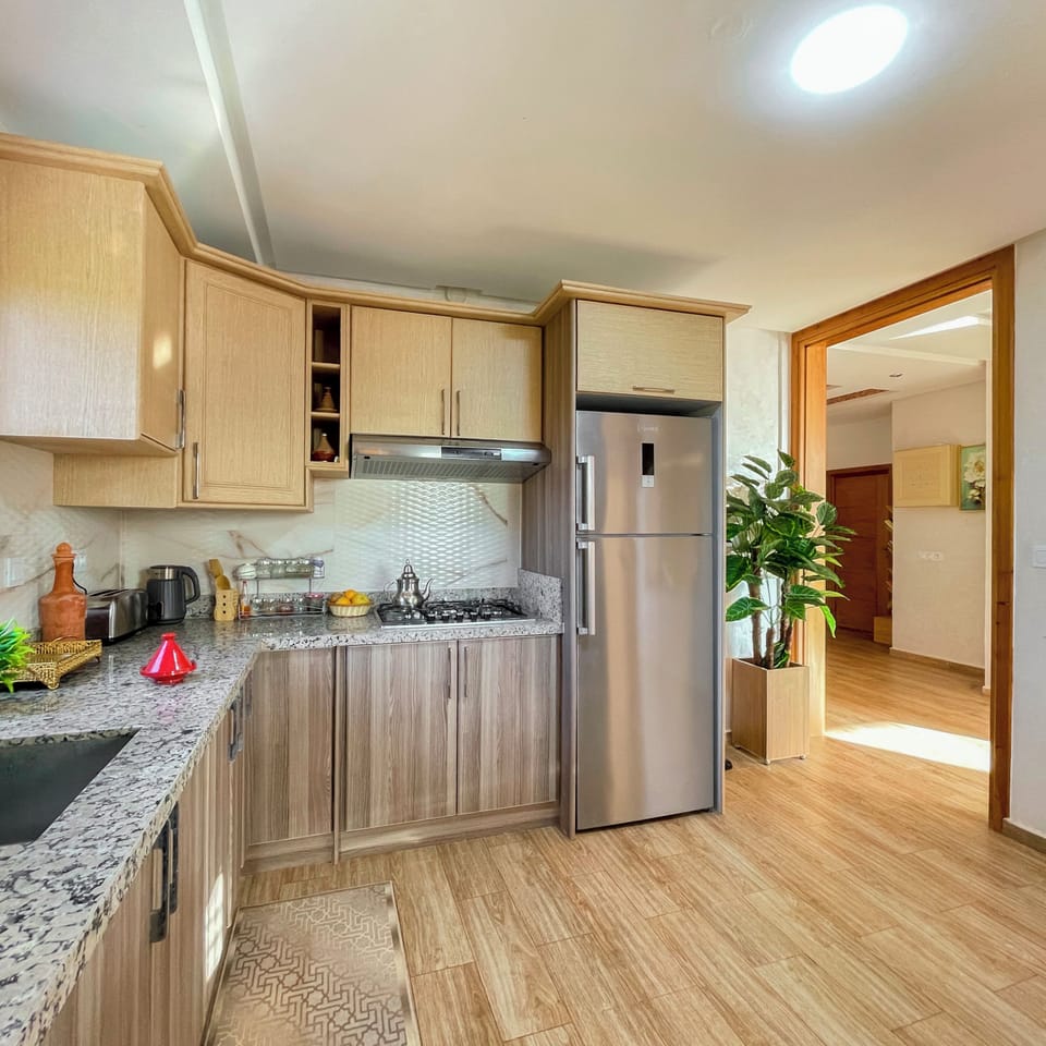 Deluxe Villa, Garden View | Private kitchen | Full-size fridge, microwave, oven, stovetop