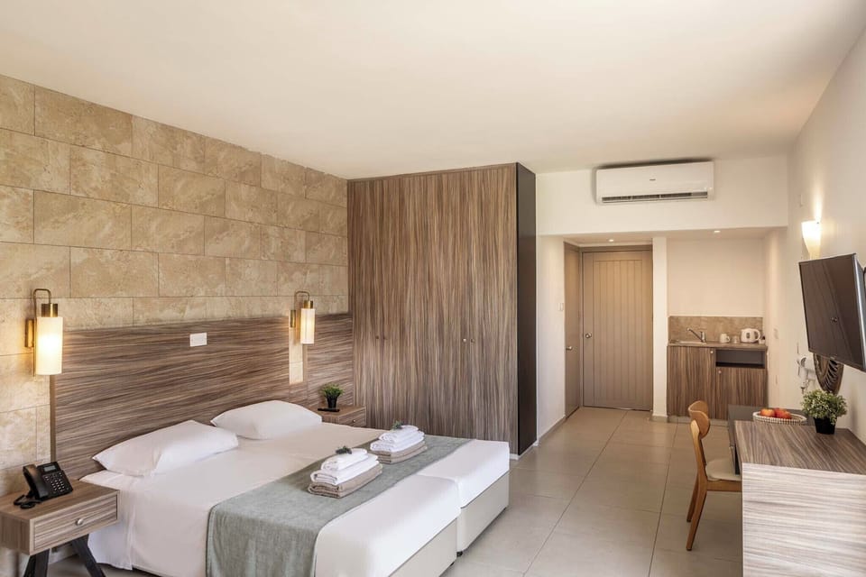 Studio Suite | In-room safe, WiFi (free)