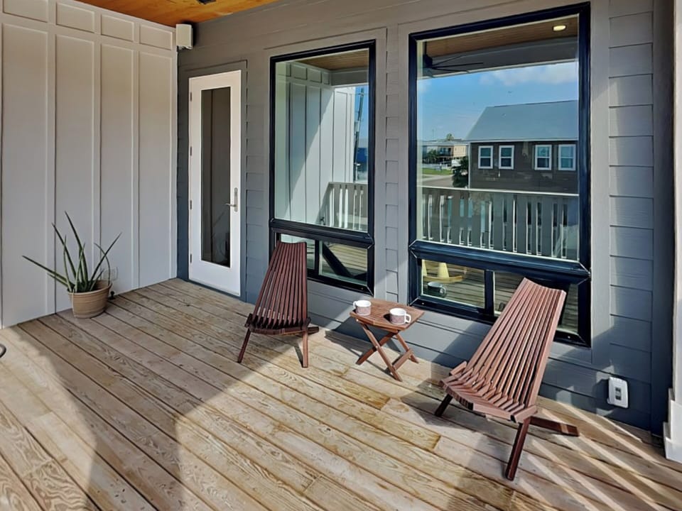 Covered Deck - Outdoor Seating - Second Floor