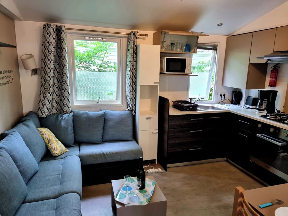 Luxury Bungalow, 2 Bedrooms | Living area