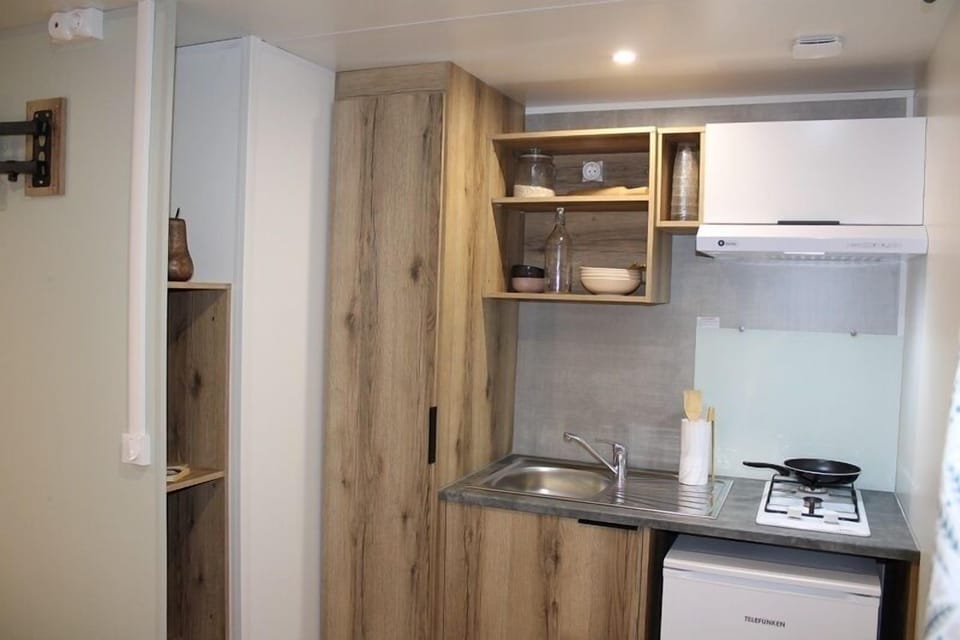 Superior Double Room | Private kitchen