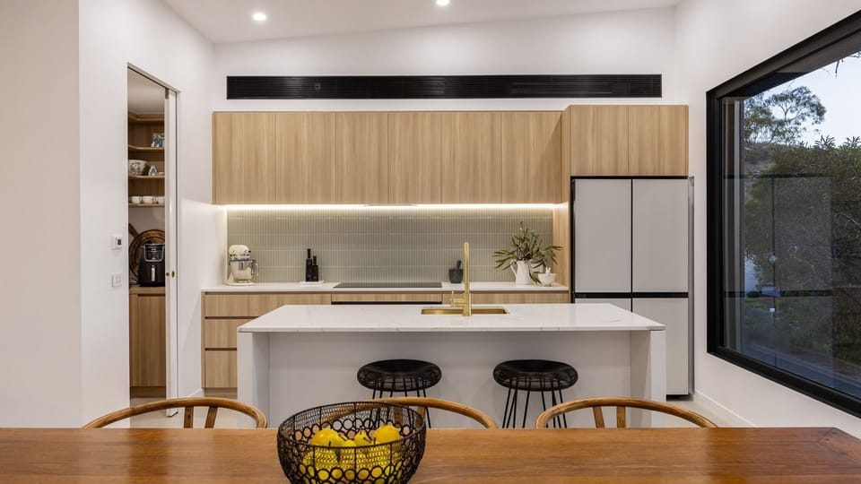 Kitchen and dining area 