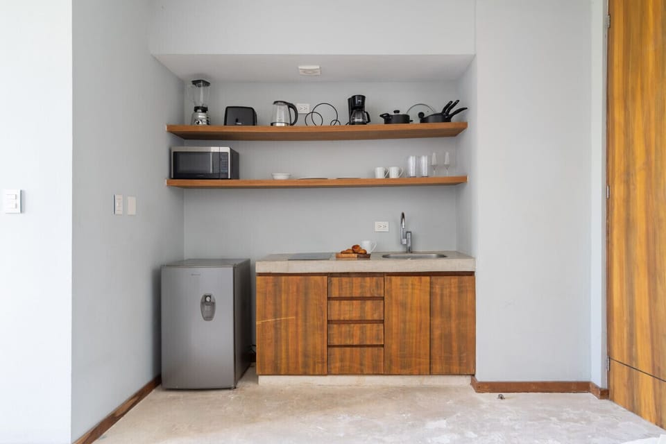 Compact kitchen with all essentials for a smooth, comfortable stay.