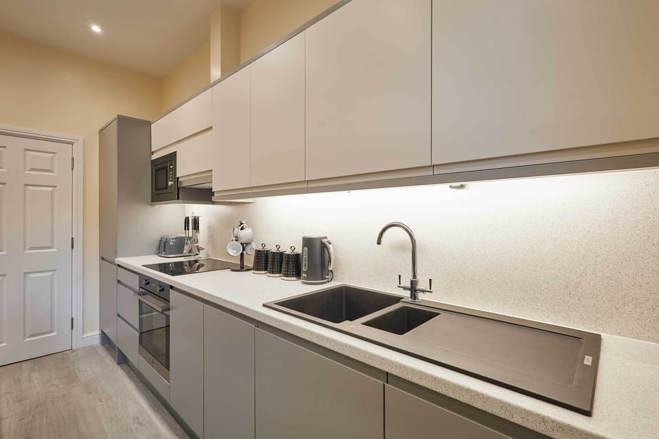 Ross's View, Ground Floor, Apartment 2, Whitby - Host & Stay