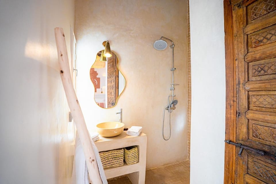 Comfort Double or Twin Room | Bathroom | Hair dryer, towels, soap, shampoo