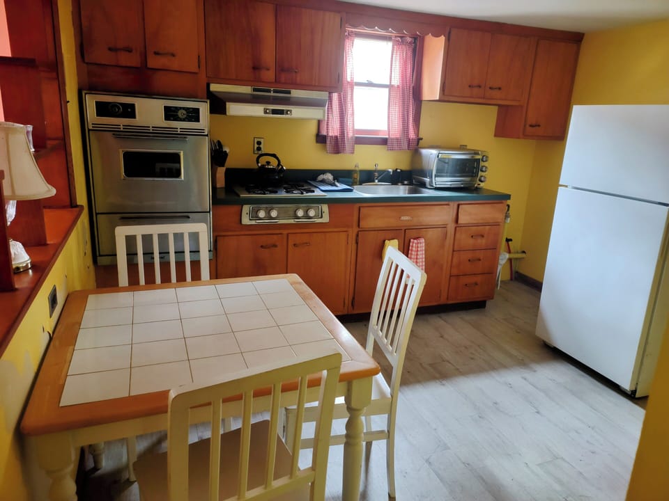 Full kitchen