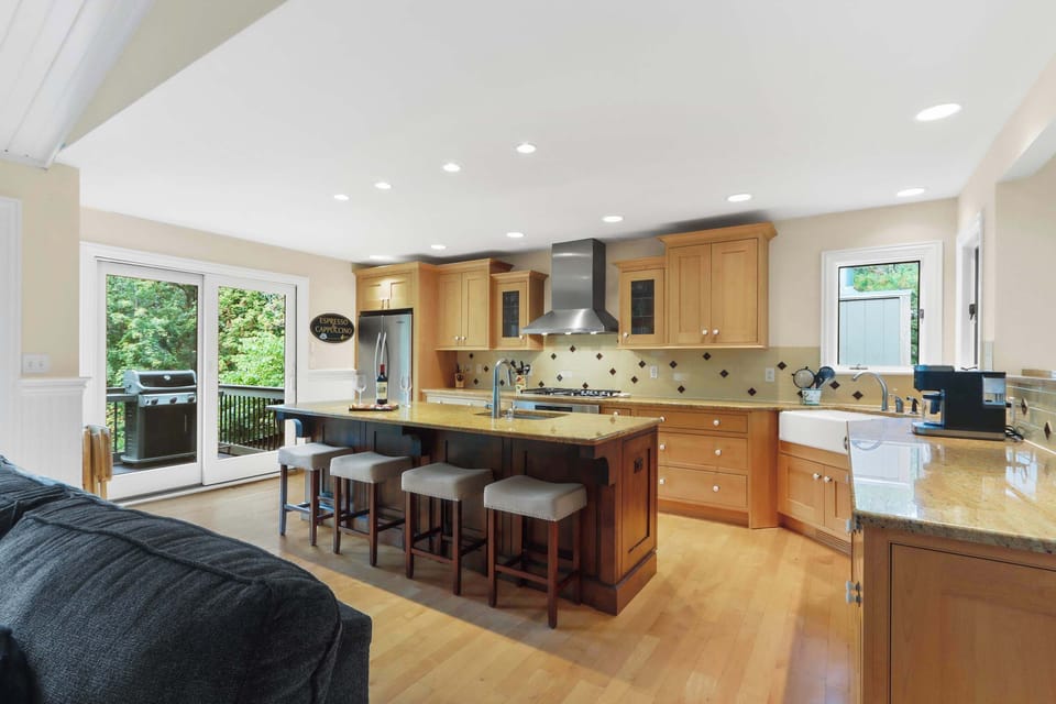Counter seating 