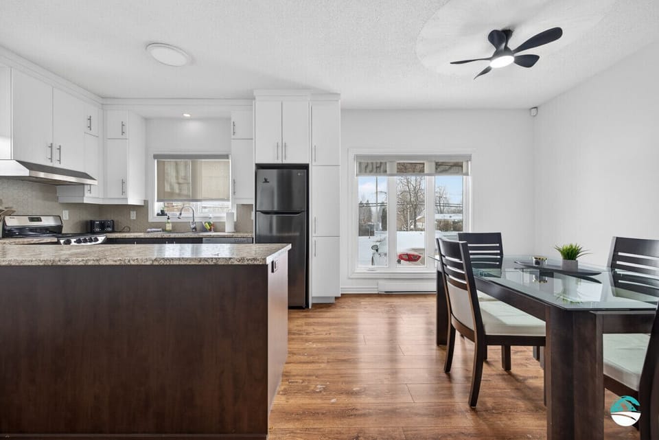 Dinning room beside the kitchen