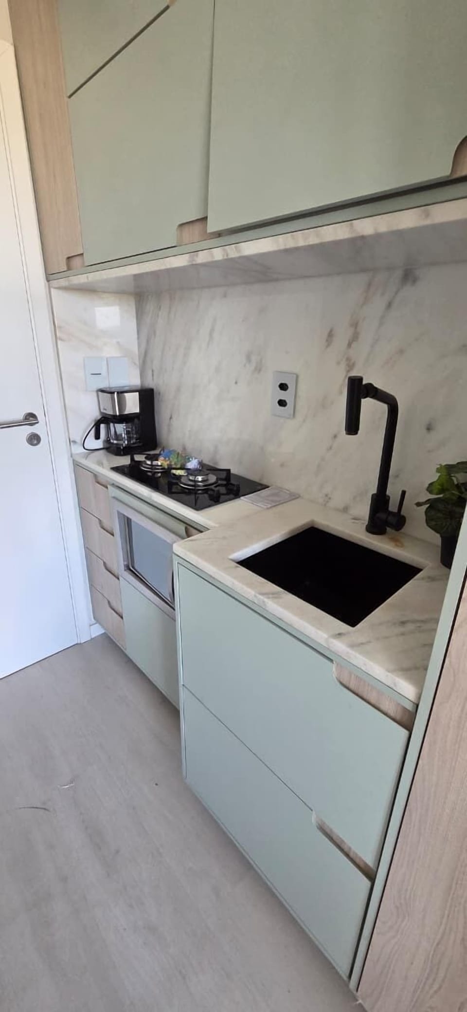 Comfort Duplex | Private kitchen | Fridge, microwave, stovetop, cookware/dishes/utensils