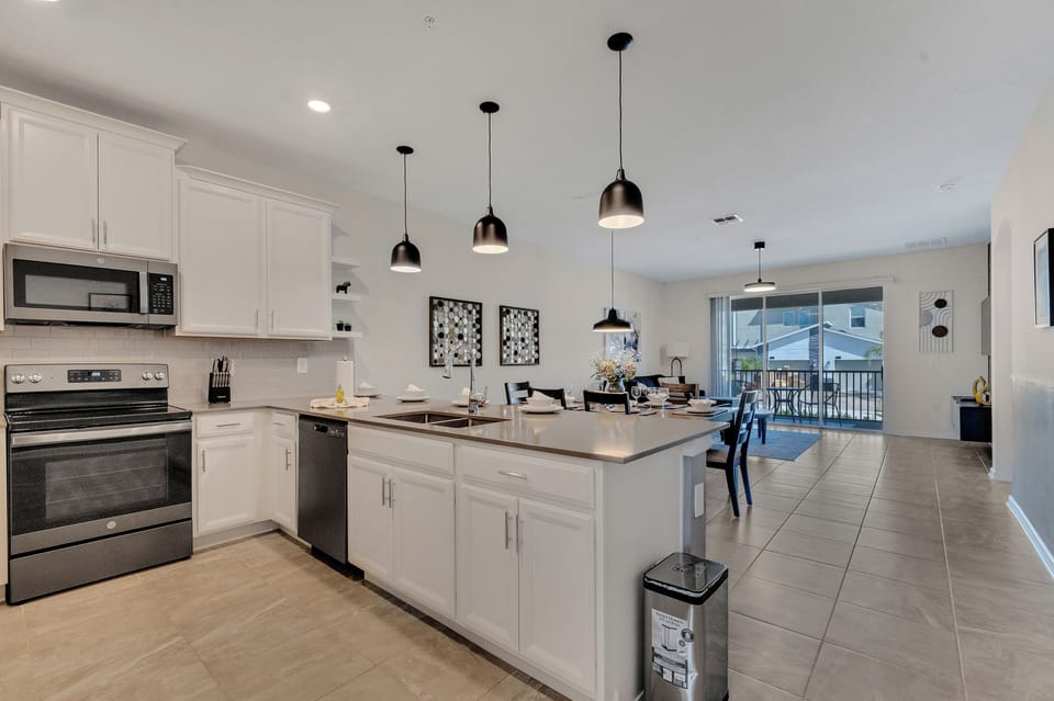Fully-equipped kitchen