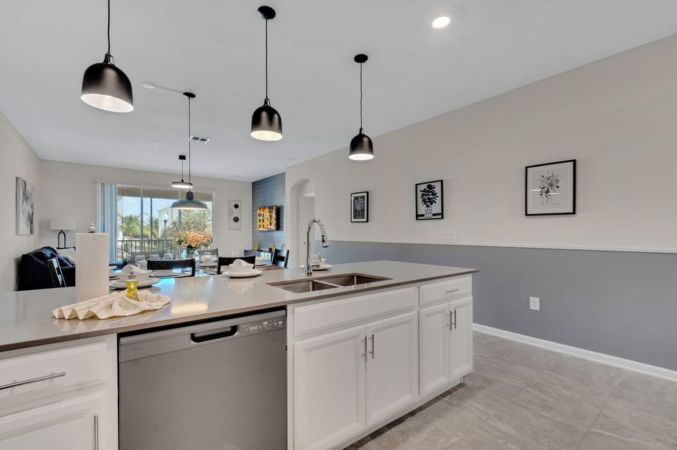 Fully-equipped kitchen