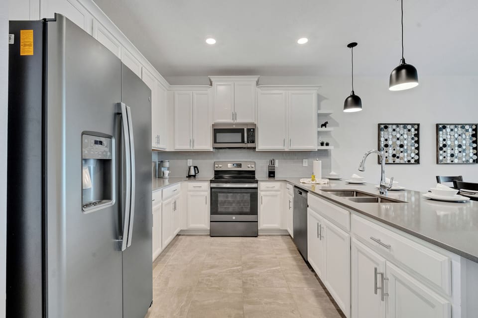 Fully-equipped kitchen