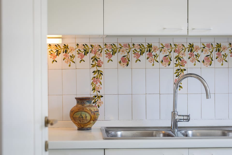 Apartment | Private kitchen | Espresso maker, coffee/tea maker, microwave, electric kettle
