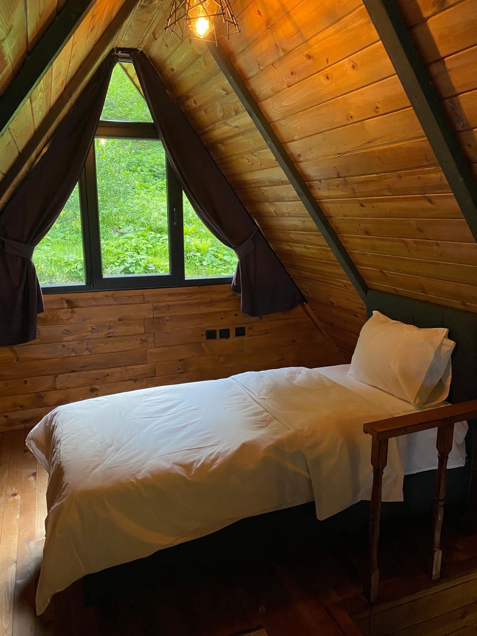 Frette Italian sheets, premium bedding, free WiFi, bed sheets