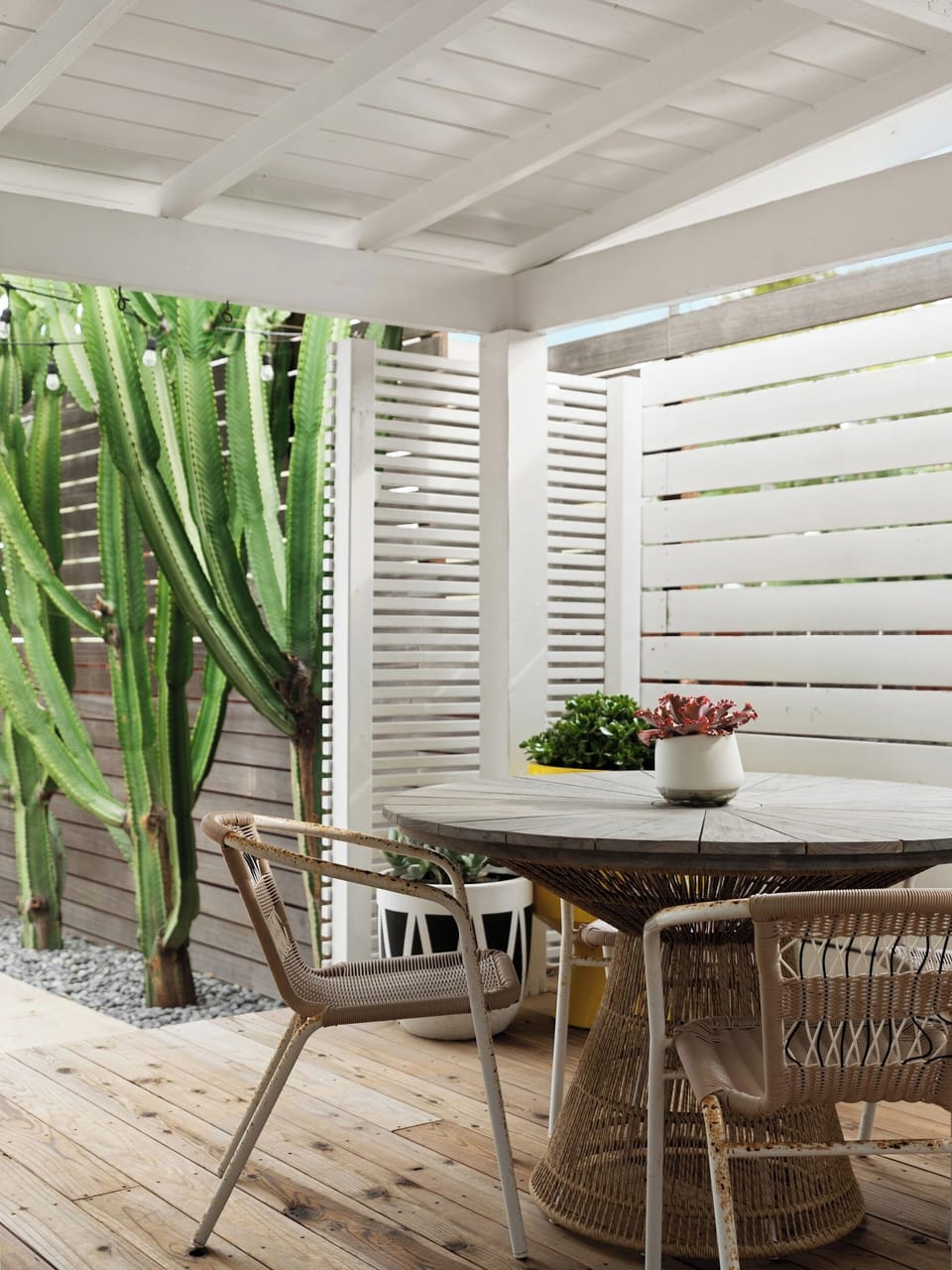 Outdoor dining