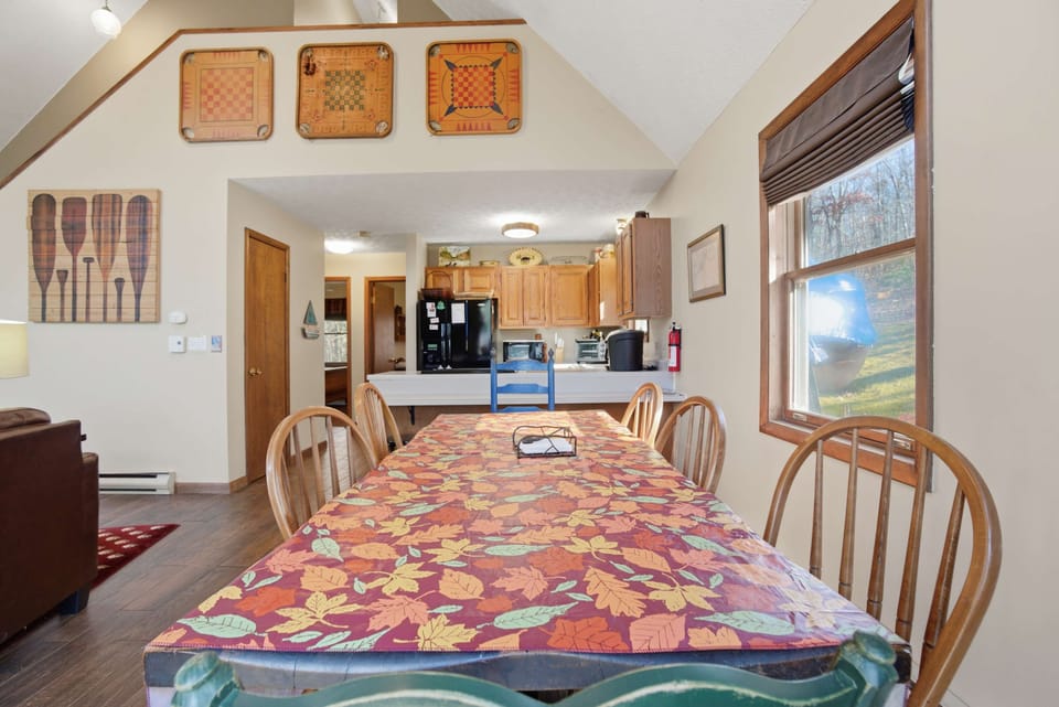 From hearty breakfasts to celebratory dinners, this dining space sets the stage for laughs, conversations, and moments you’ll remember forever.