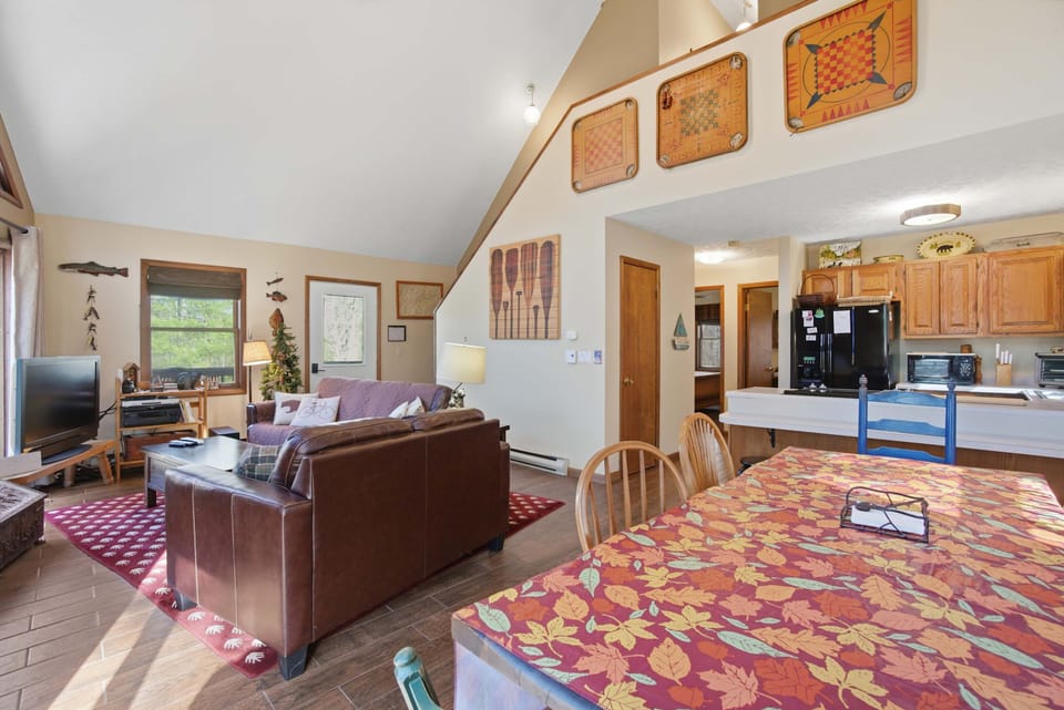 With spacious vibes and zero walls slowing you down, this open concept layout is perfect for laughter, conversation, and spontaneous dance-offs.