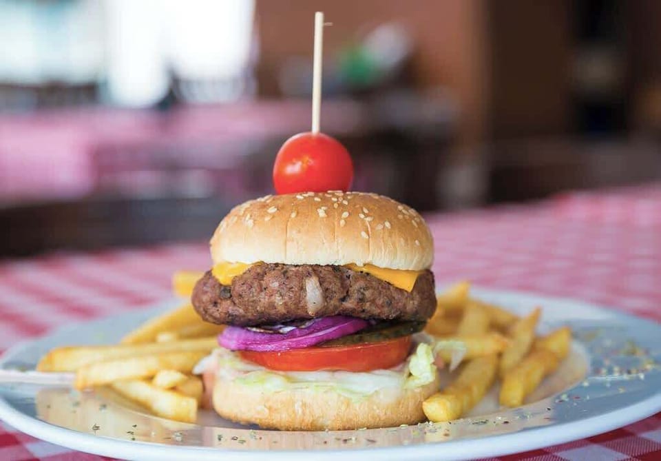 - Juicy burger and crispy fries from popular nearby eateries
- Great dining options close to the beach for quick meals
- Enjoy classic comfort food during your Myrtle Beach stay    