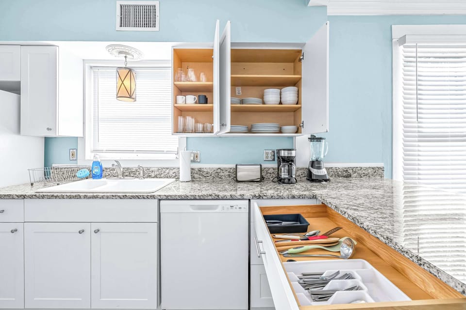The open kitchen is well equipped for an unforgettable getaway​