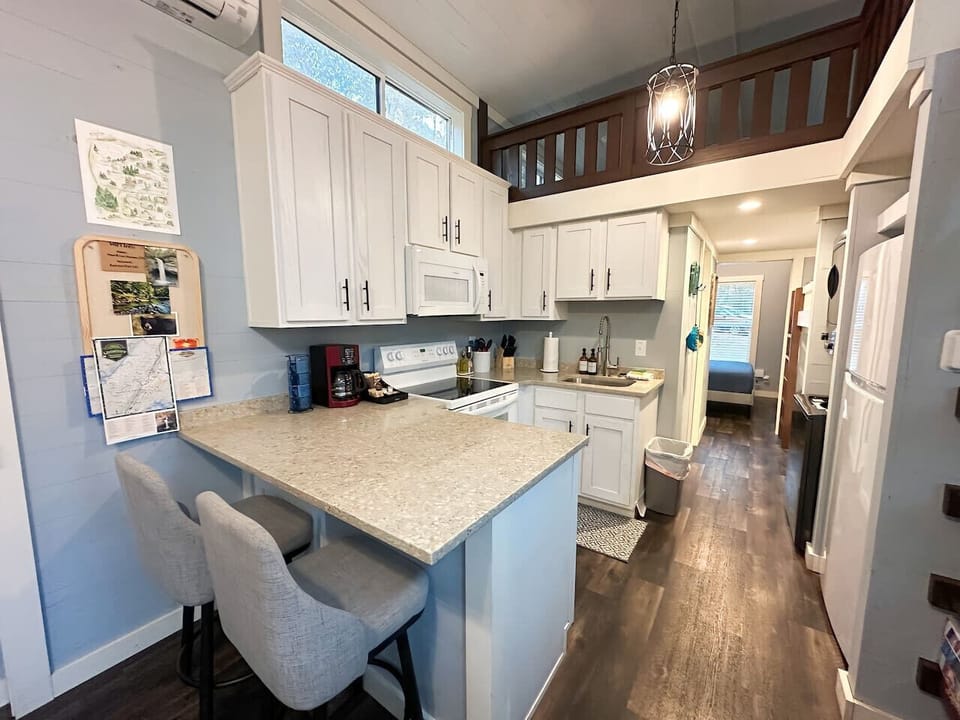 Moon River Mentone 2: The perfect kitchen to gather, cook, and connect.