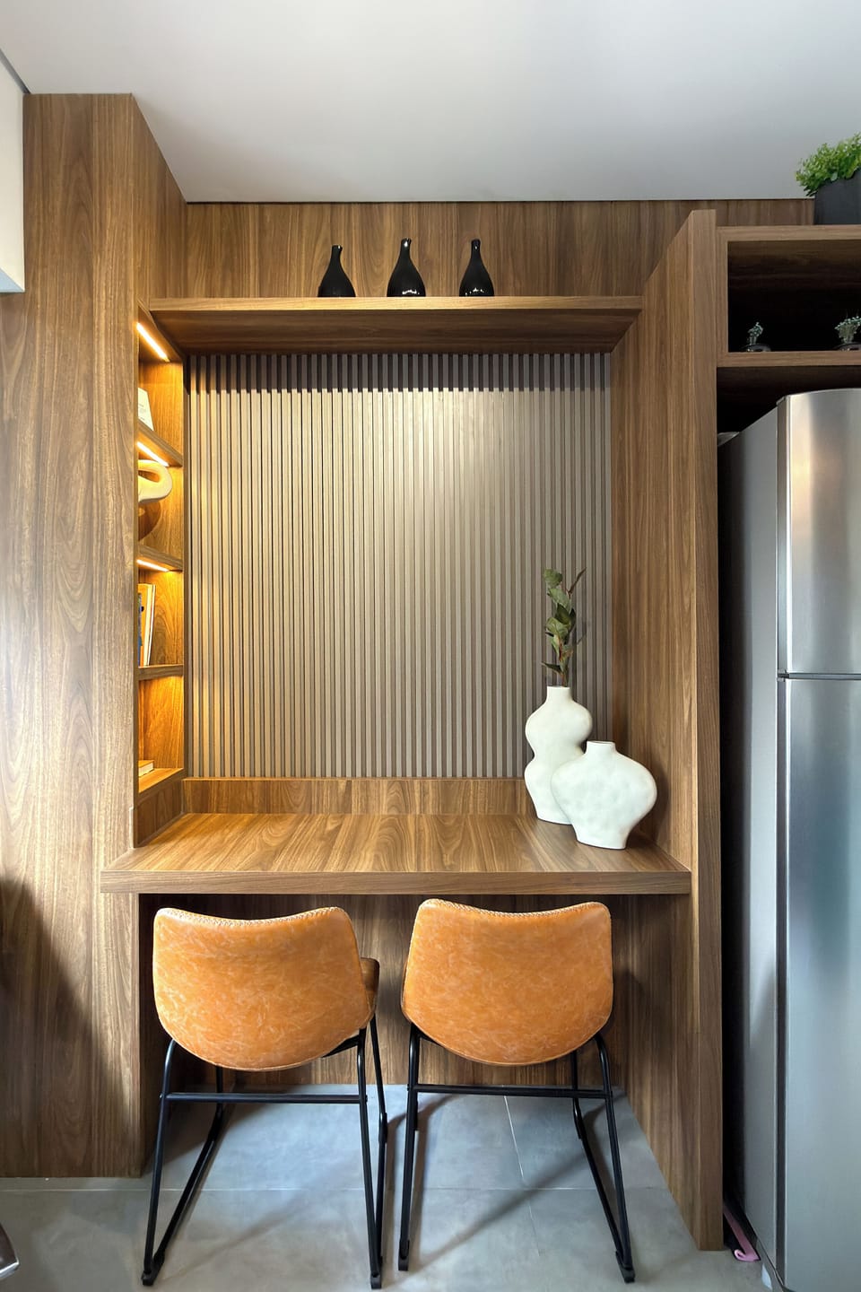 Deluxe Studio, City View | Living area