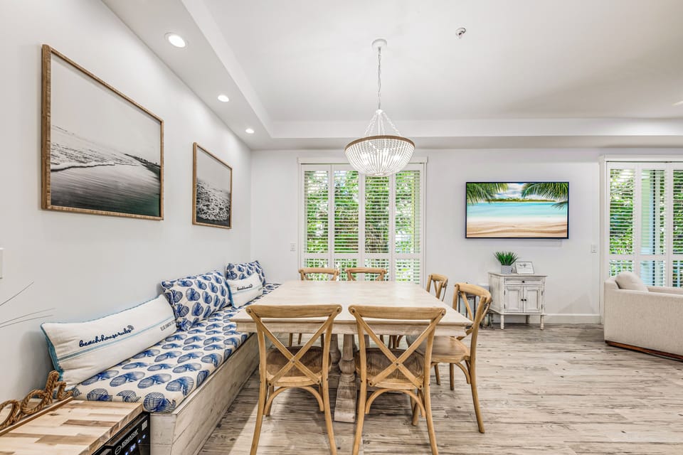 Dining Space | Dishware/Flatware