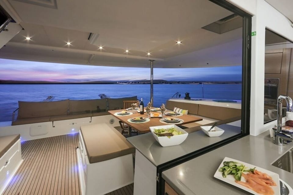 Cockpit with Outdoor Dining