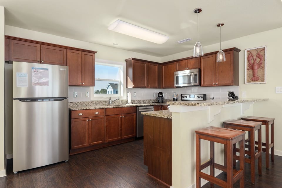 CB44: Rhapsody in Blue | TL Kitchen Area - Island Seating for 3
