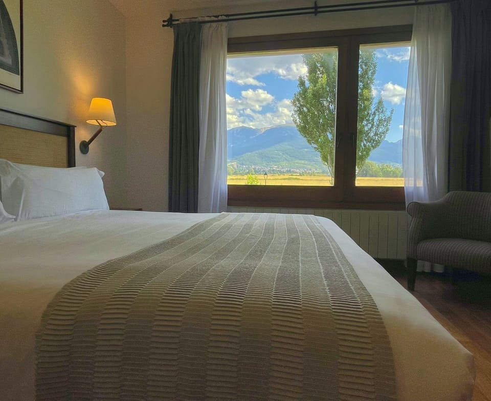 In-room safe, desk, blackout drapes, soundproofing