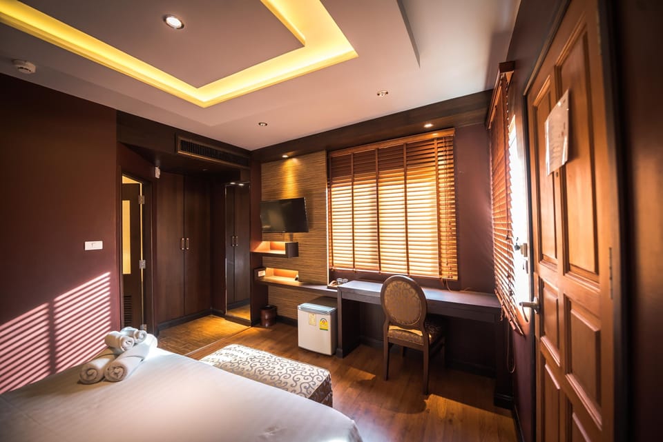 Superior Room | Minibar, desk, blackout drapes, soundproofing