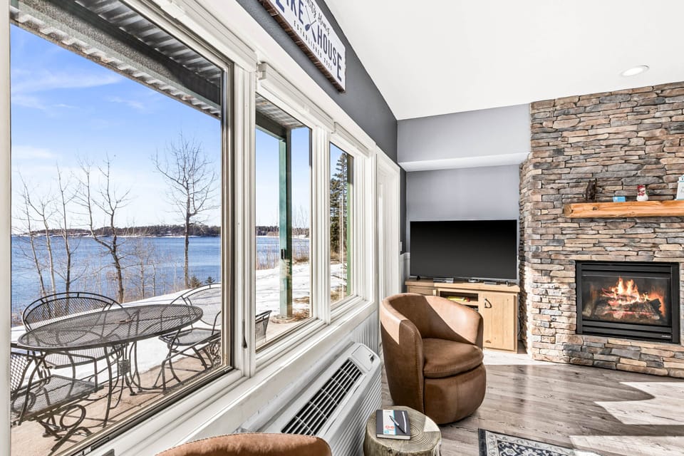 Moder Indoor comfort, outdoor beauty—seamlessly connected