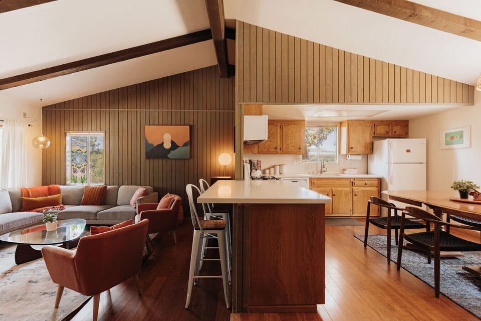 Open floor plan! Entertainment Heaven