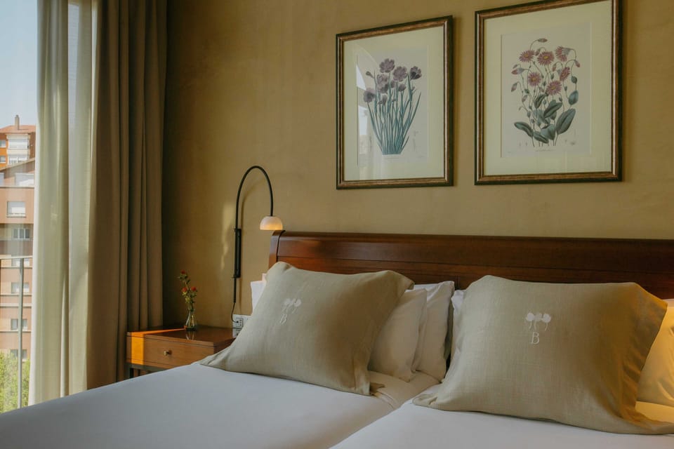 Superior Triple Room | In-room safe, desk, laptop workspace, soundproofing