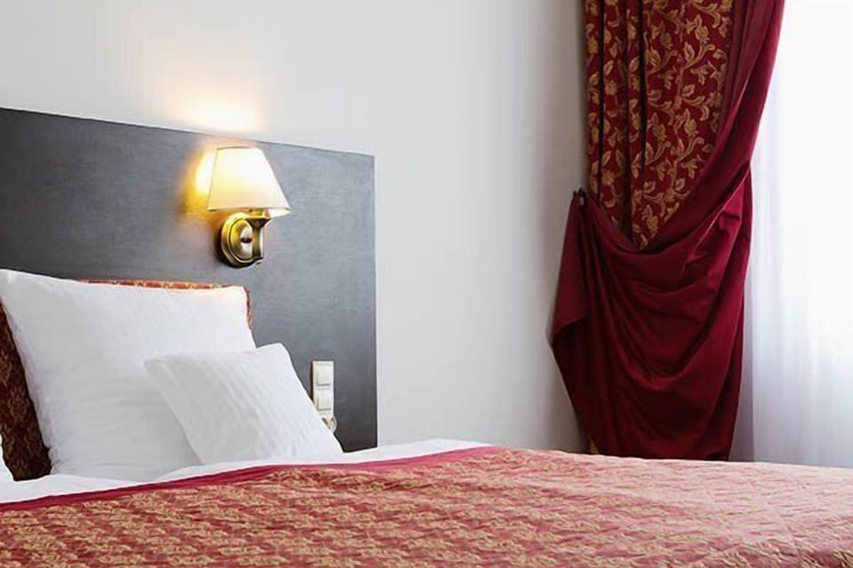In-room safe, desk, laptop workspace, blackout drapes