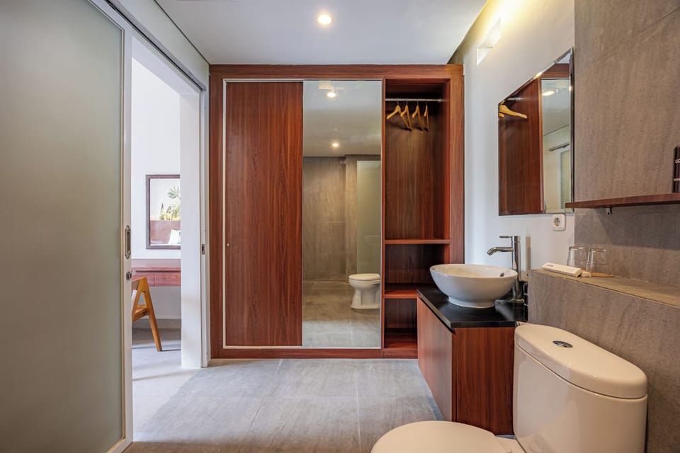 Deluxe Suite | Wardrobe