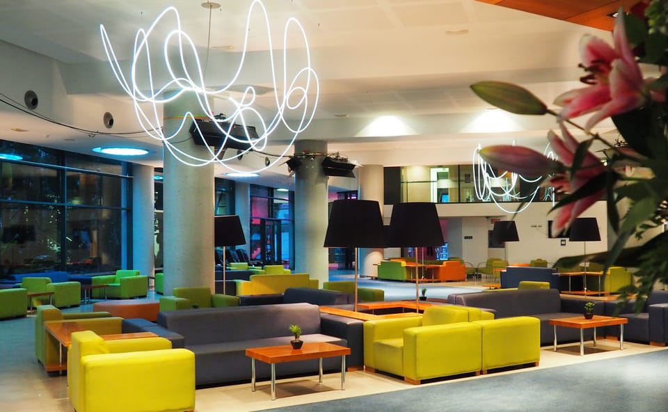 Lobby lounge