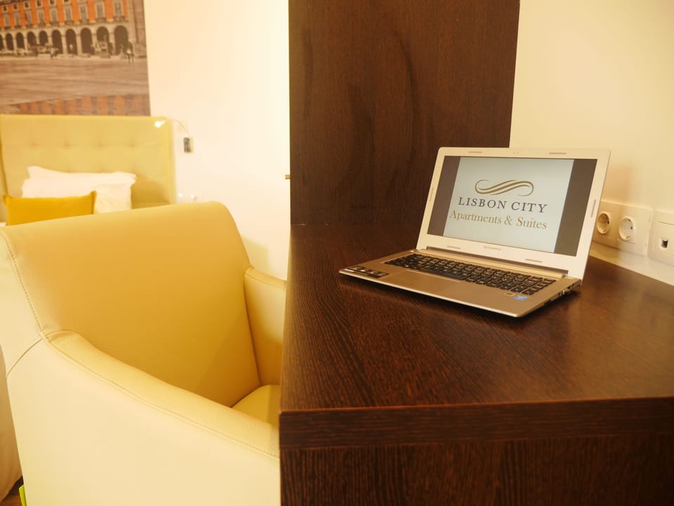Apartment, 1 Bedroom | In-room safe, desk, soundproofing, free WiFi