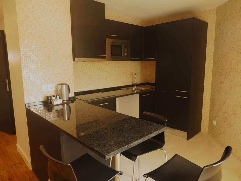 Apartment, 1 Bedroom | Private kitchenette | Fridge, microwave