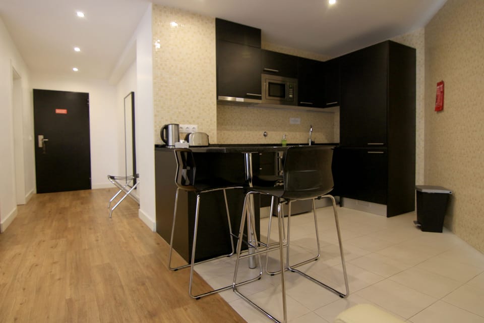 Fridge, microwave