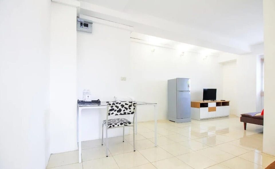 Suite | Living area | TV