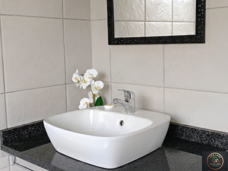 Comfort Double Room, Patio, Mountain View | Bathroom