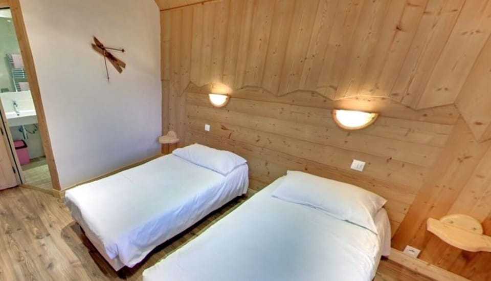 Double or Twin Room | In-room safe, desk