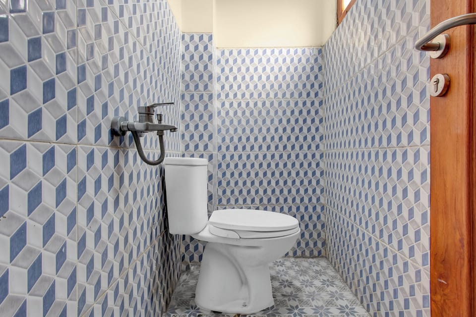 Standard Double Room | Bathroom