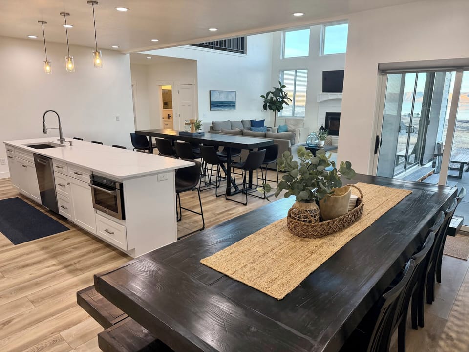 Dining Seating for 30!