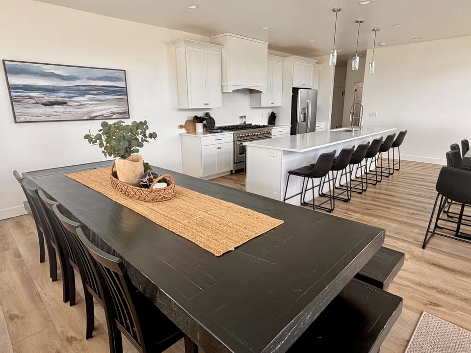 Dining Seating for 30!